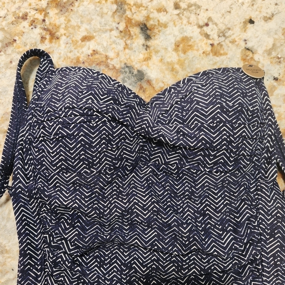 Nip Tuck Swim One piece Multi Fit cup size US 4 Navy NWT - Picture 6 of 9
